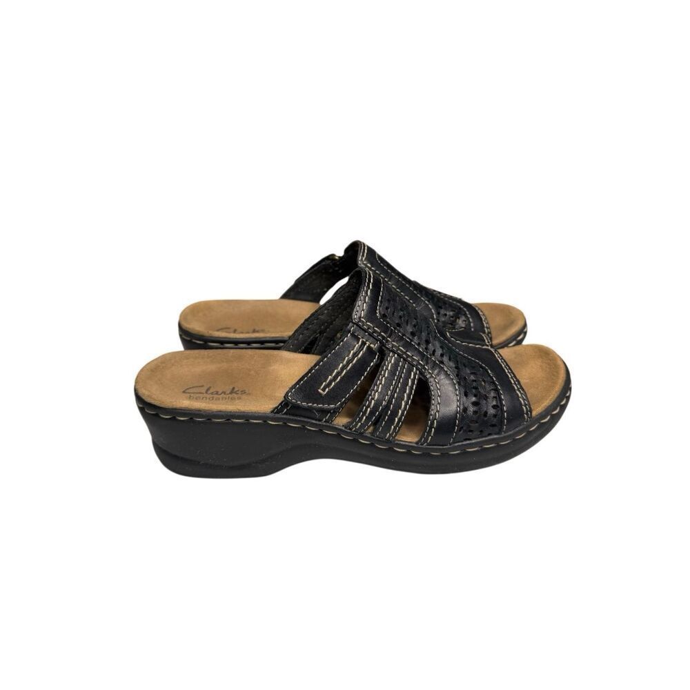 Clark’s bendables black leather laser cut slide wedge sandals size 8